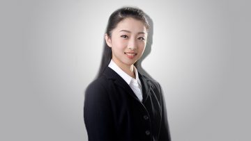 cô thư ký chăm chỉ