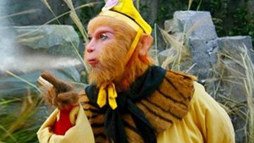 hai-hung-voi-su-nguy-hiem-khi-quay-tay-du-ky-1986-ton-ngo-khong-suyt-chet-duoi-anh-top_10042020132954