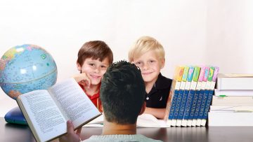 teacher-3802135_1920