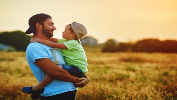 Bố ơi, hãy bán cho con một giờ làm nhé!