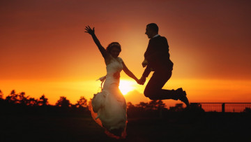 Hạnh phúc giống như làn sóng nước, làm thế nào để mỗi người hạnh phúc hơn?