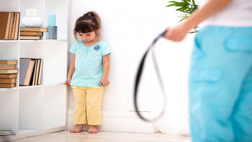 rái tim của đứa trẻ là một khí quan còn rất non nớt. Một khi trái tim của một đứa trẻ bị thương sẽ co lại thành những rãnh sâu và cứng như hạt đào trong suốt cả cuộc đời. (Ảnh: Shutterstock)