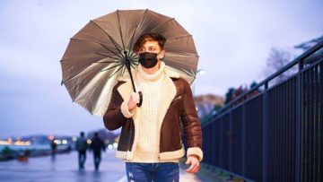 Mùa đông nên giữ ấm cho cơ thể để tránh mắc bênh. Nguồn ảnh: Internet