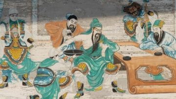 Danh y Hoa Đà phẫu thuận cánh tay cho Quan Vũ trong lúc Quan Vũ bình tĩnh chơi cờ. (Ảnh qua kknews.cc)