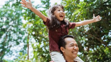 5 cách cha mẹ có thể động viên trẻ ở nhà trong thời kỳ đại dịch – không cần phải cằn nhằn hay cáu kỉnh