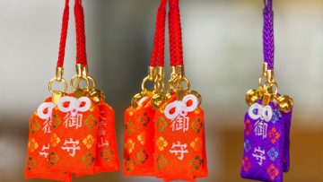 Bùa ngải. Nguồn ảnh: www.elle.vn