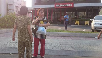 Phụ nữ đi ra ngoài nên cẩn thận. Nguồn ảnh:giaiphapthoathiem