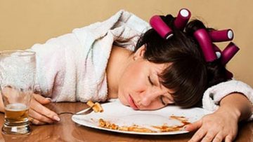 Khi đói liệu có nên đi ngủ?