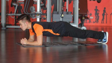 Luyện tập thon bụng. Nguồn ảnh: nshapefitness.vn