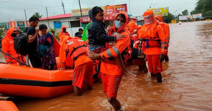 Những trận mưa xối xả ở Ấn Độ, những thảm họa lũ lụt chưa từng có đang tàn phá châu Âu và châu Á 