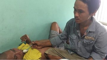 nguoi-dan-ong-8-nam-cham-chong-cu-cua-vo-khi-bac-si-hoi-anh-dap-day-la-anh-ruot-toi