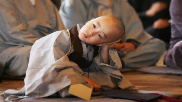 Cuộc sống là của mình, đừng để chuyện thị phi quyết định bạn có hạnh phúc hay không