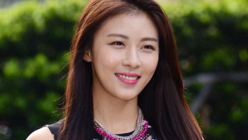 Xem hình dáng lông mày. Nguồn ảnh: phunutoday