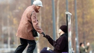 Con đường tích thiện đức tuy ngắn mà dài