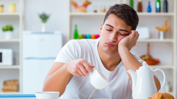 Hiện tượng cứ ăn cơm xong là buồn ngủ. Nguồn ảnh: noithatgmj