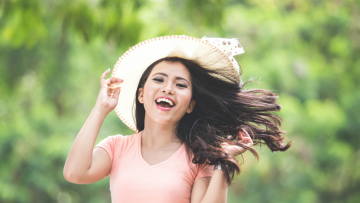 Mỗi người đều có một con đường để đi, một cuộc đời để sống, hãy nở nụ cười và nói lời yêu thương