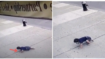 Khoảnh khắc cậu bé đang cố đứng dậy sau khi ngã từ tầng 5 xuống đất (ảnh chụp màn hình video)..Nguồn ảnh:  mucnews.com