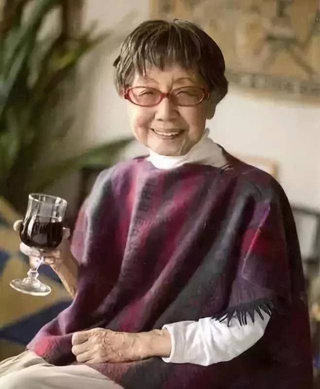 Khó tin "bà cụ" 71 tuổi đi xin việc, 100 tuổi đoạt giải nhiếp ảnh quốc tế44