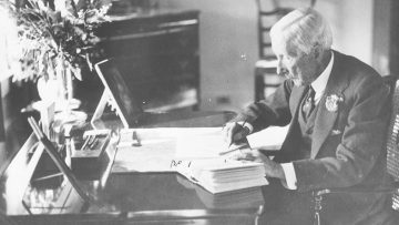 Thư tỷ phú gửi con, cả thế kỷ còn nguyên giá trị!