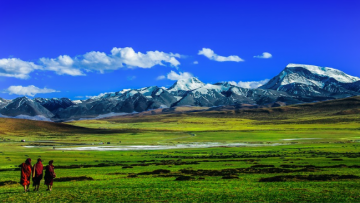 Suốt ngày bàn chuyện đúng sai hay khuyết điểm của người khác là đang tự hủy đi vận mệnh chính mình