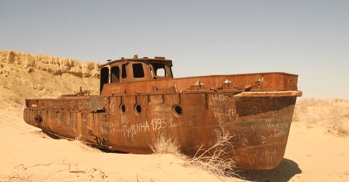 Khám phá bí ẩn: Xác con tàu lớn nằm giữa sa mạc, điều gì đã xảy trước đó?